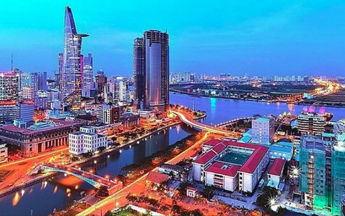 adb raises vietnam s 2025 growth forecast to 7.4 picture 1