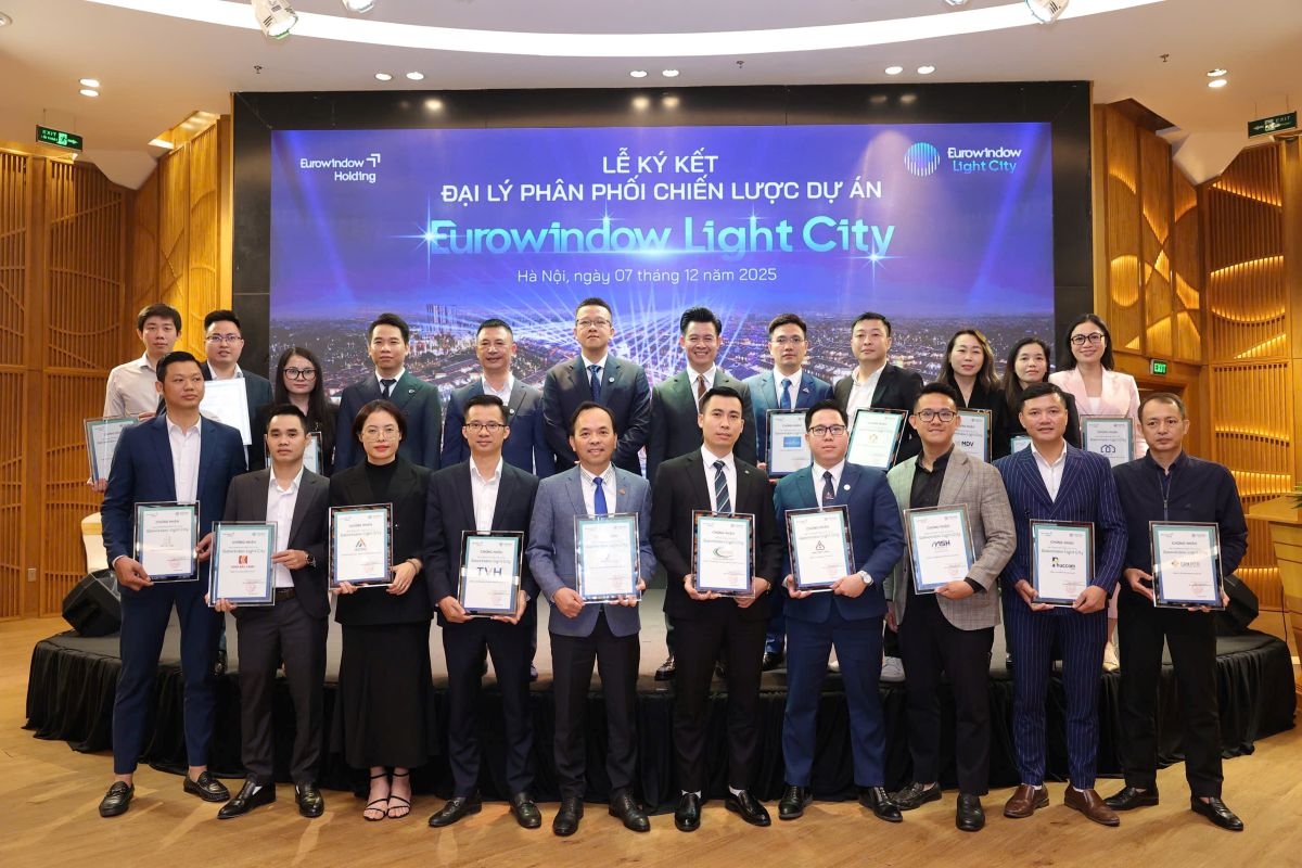 eurowindow holding ky ket dai ly chien luoc phan phoi du an eurowindow light city hinh anh 1