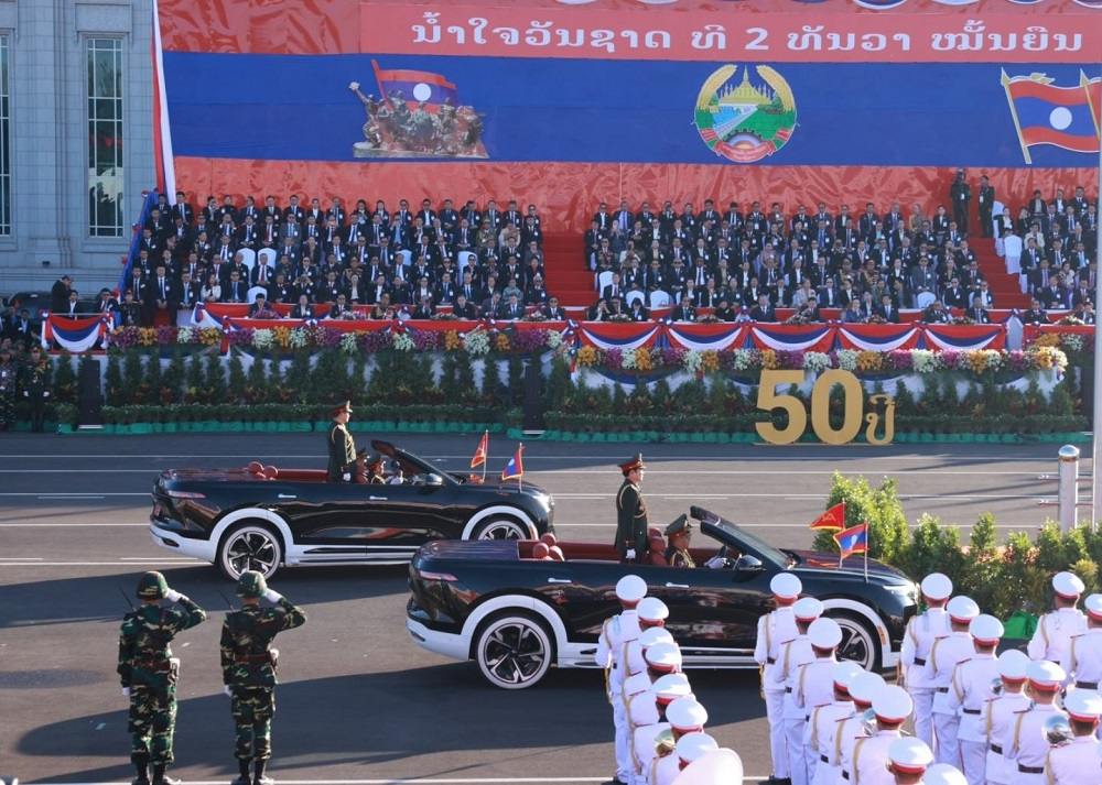 xe dien viet nam noi bat tai le dieu binh, dieu hanh ky niem quoc khanh lao hinh anh 4