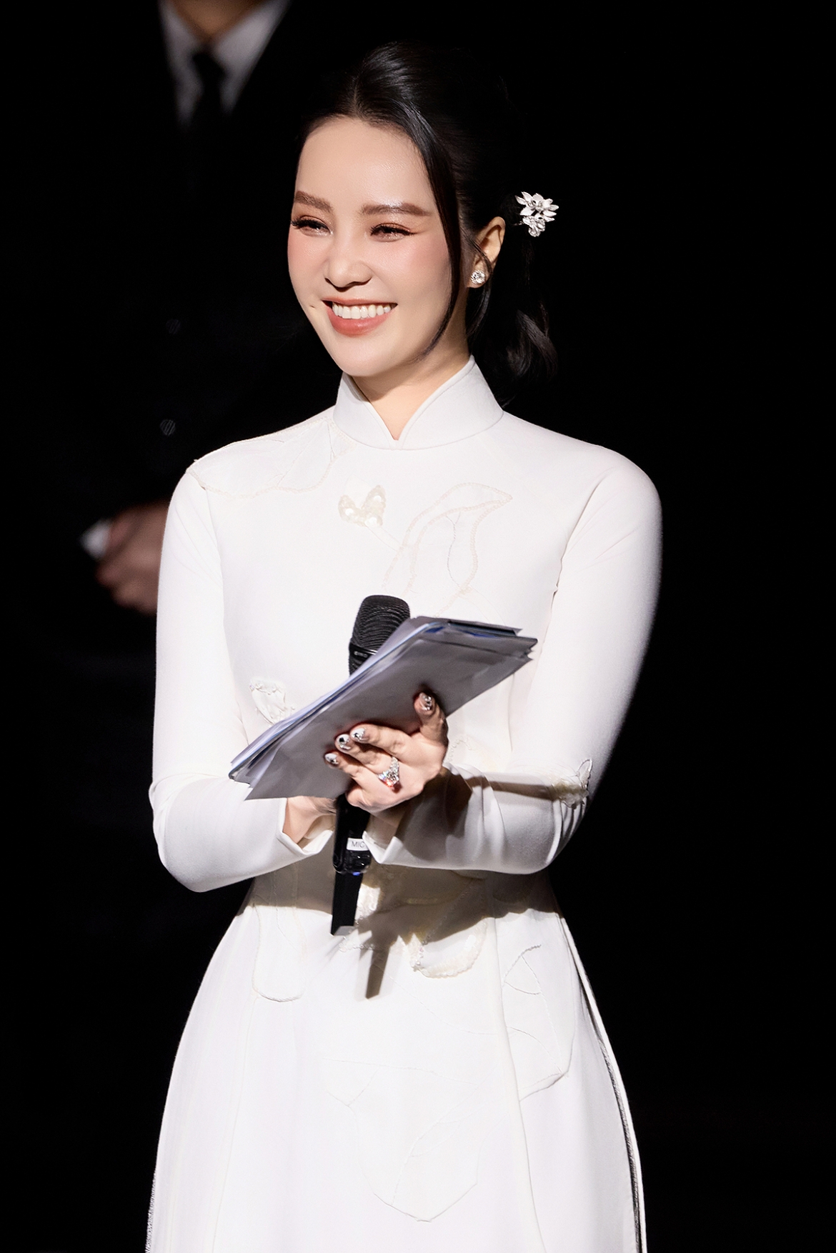 A hau thuy van nam thu 5 dan vinfuture toi luon luon bat dau tu con so 0 hinh anh 7