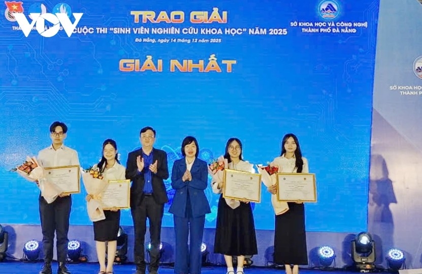 da nang youth embrace innovation at 2025 startup festival picture 2