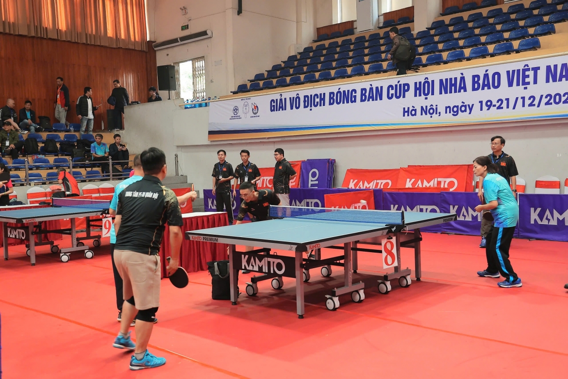 khai mac giai vo dich bong ban cup hoi nha bao viet nam nam 2025 hinh anh 5