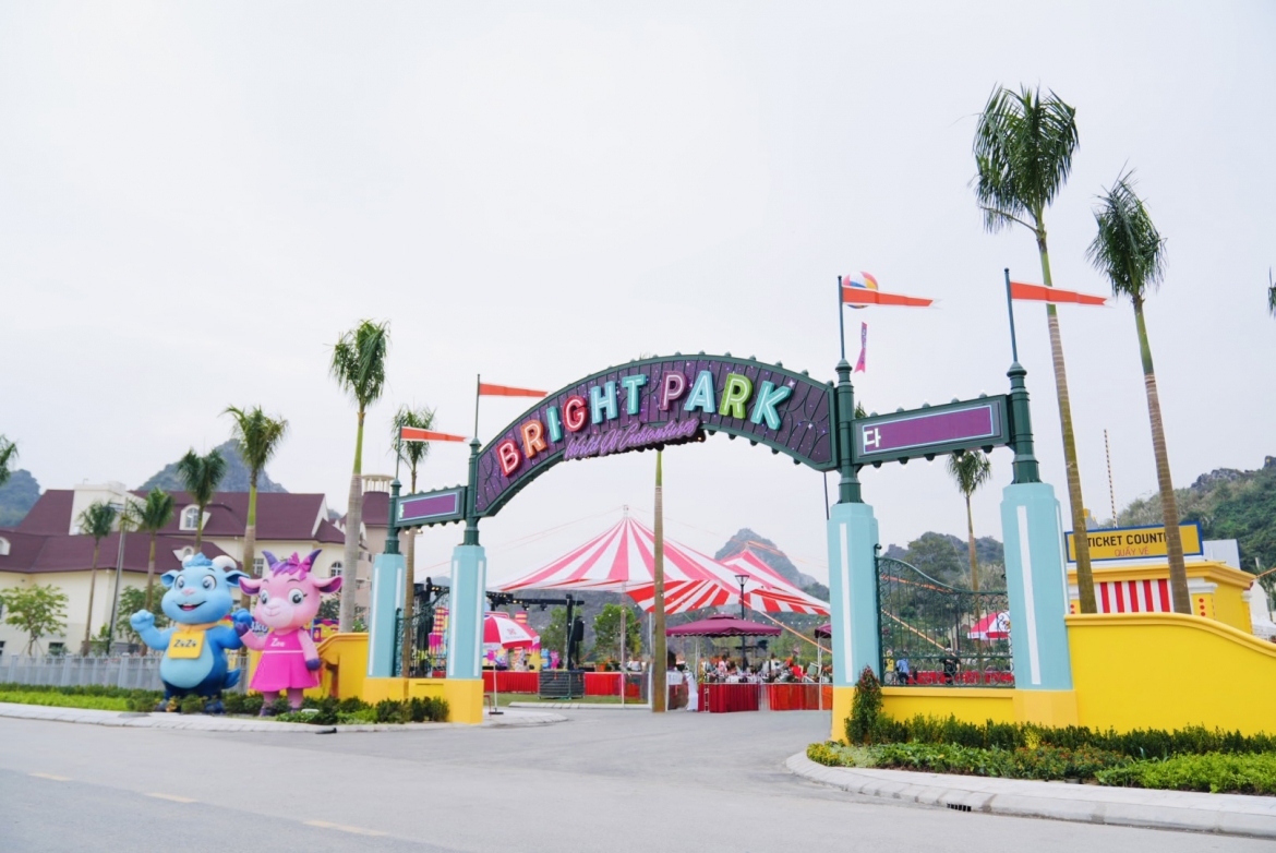 hay toi trai nghiem ngay bright park to hop cong vien giai tri da dia hinh hinh anh 1