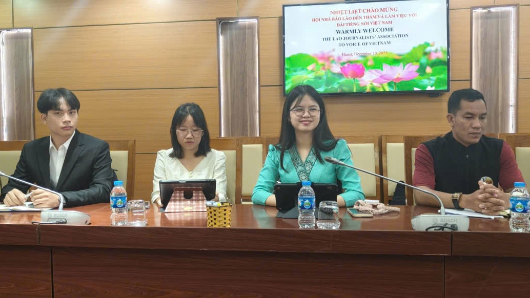 Đoàn nhà báo Lào trao đổi nghiệp vụ tại VOV: Lan tỏa kỹ năng làm báo môi trường