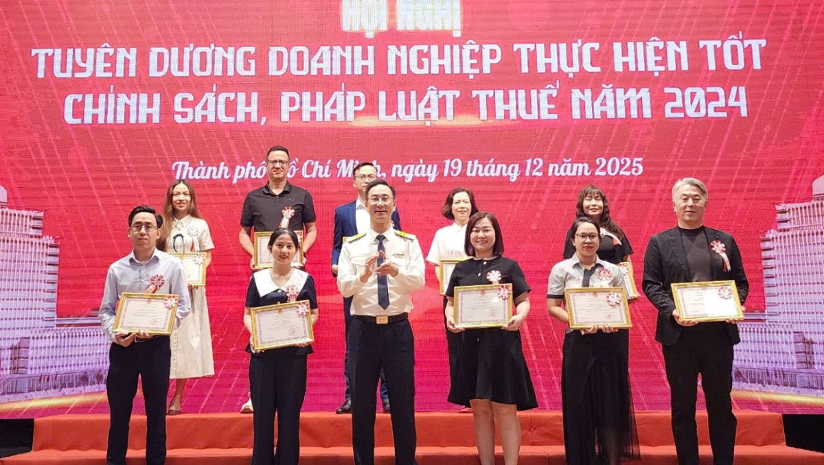 Thuế TP.HCM tuyên dương 262 doanh nghiệp tiêu biểu