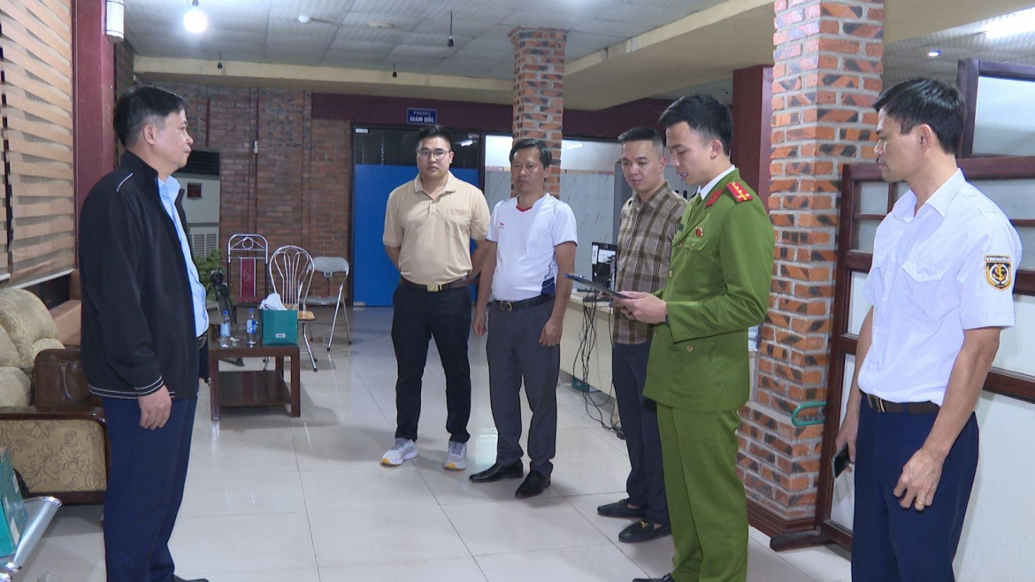 khoi to, bat tam giam 7 bi can nhan tien tai cang vu hang hai thanh hoa hinh anh 1