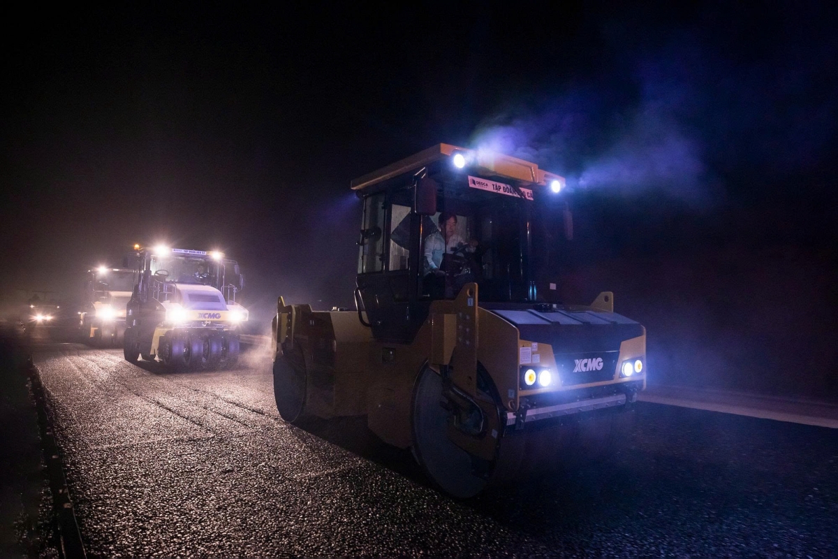 Đồng Đăng - Trà Lĩnh tăng tốc, hướng tới mốc 3.000 km cao tốc trước Tết