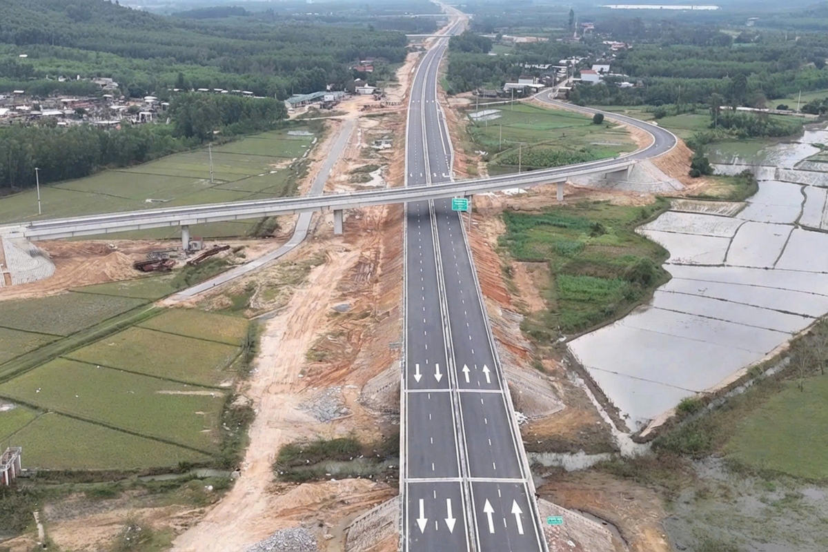Dự án lớn nhất cao tốc Bắc - Nam trên đà về đích
