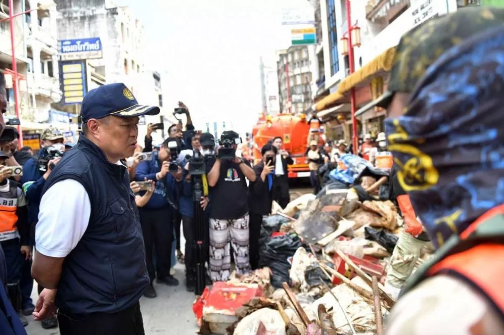 Thái Lan tăng cường lực lượng khắc phục hậu quả lũ cũ và ứng phó nguy cơ lũ mới