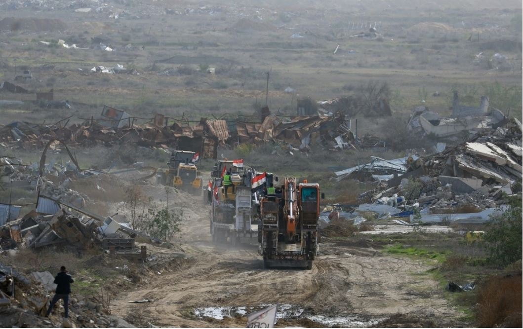 Phương tiện của Ai Cập tiến vào thành phố Gaza hôm 8/12.