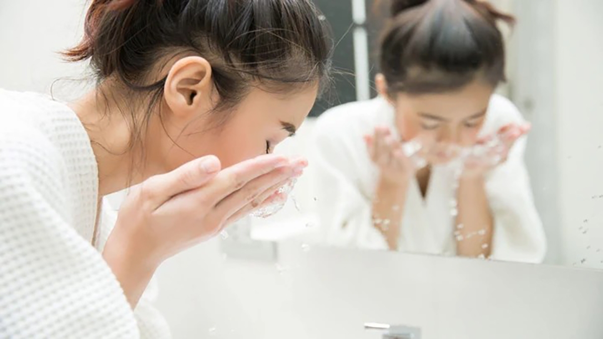 Da khô, ngứa vào mùa đông có phải do tắm rửa không đúng cách?