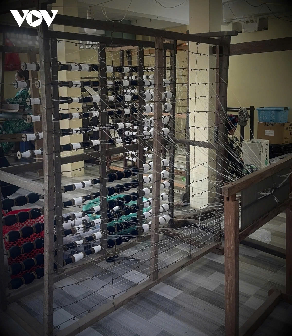 exquisite art of cham brocade weaving on banks of hau river picture 4