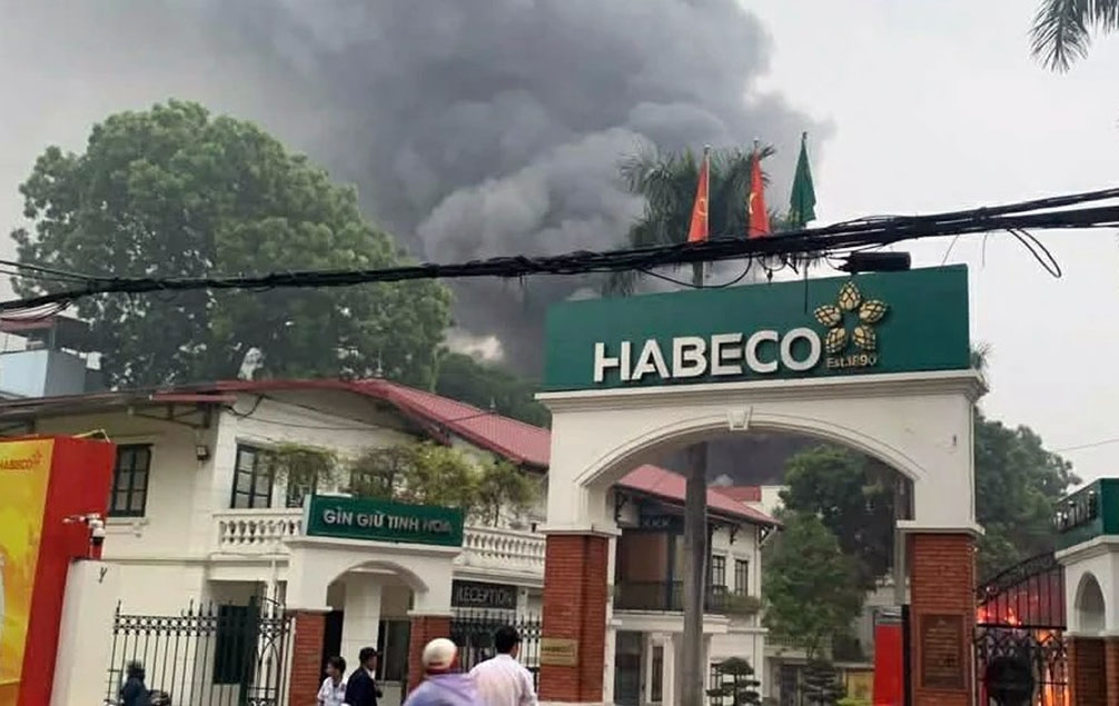 chay lon tai nha may bia ha noi habeco, ha noi hinh anh 2