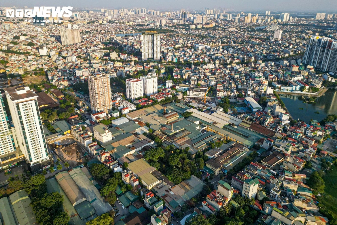 can canh loat tru so sap di doi khoi noi thanh ha noi hinh anh 14