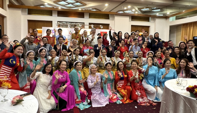 Southeast Asia cultural - economic exchange connects Vietnam, Malaysia