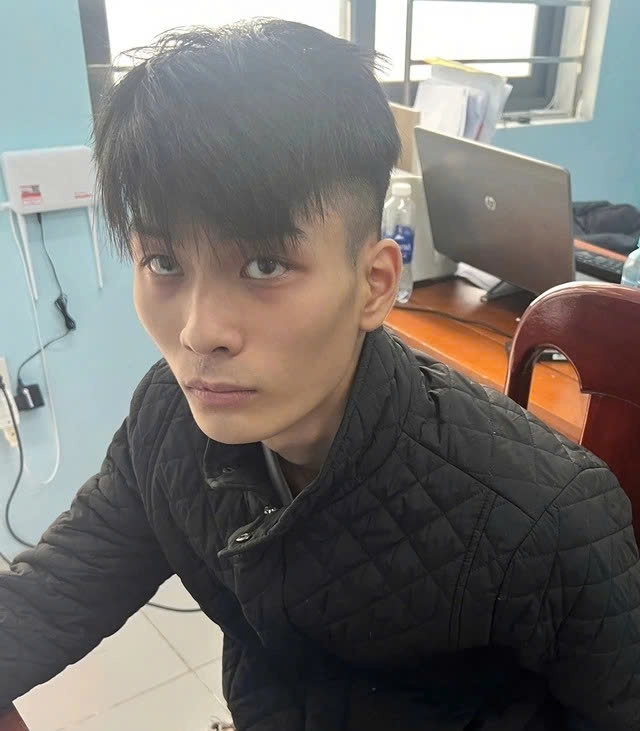nghi pham 19 tuoi xit hoi cay tan cong shipper, cuop dien thoai hinh anh 1