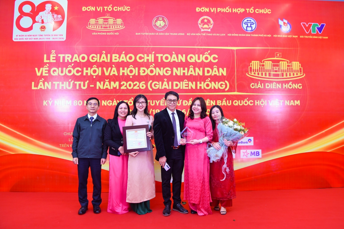 giai bao chi dien hong lan thu 4 vov xuat sac gianh 2 giai thuong hinh anh 16
