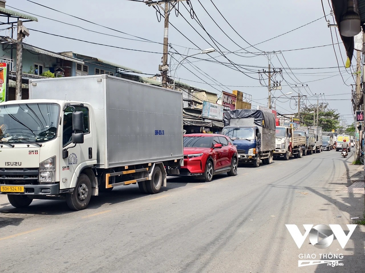 Tuyến đường Vĩnh Lộc “kẹt cứng” chờ dự án hơn 10 năm