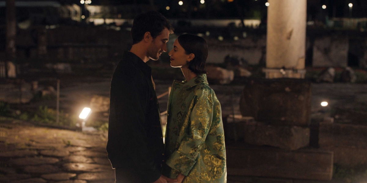  emily in paris mua 5 bung no tren mang xa hoi rome - paris gay sot hinh anh 7