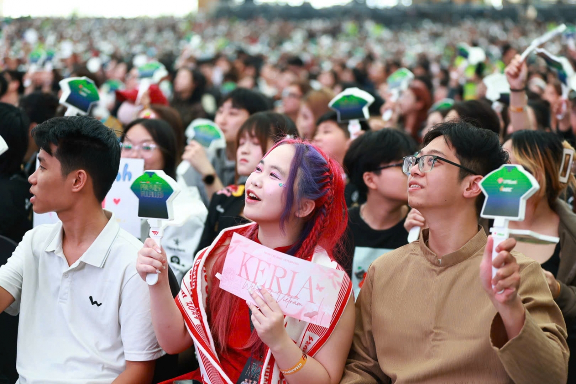vpbank presents esport festival giay phut bung no khi faker chao bang tieng viet hinh anh 6