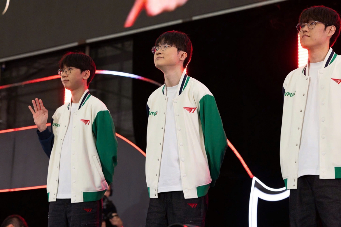 vpbank presents esport festival giay phut bung no khi faker chao bang tieng viet hinh anh 4