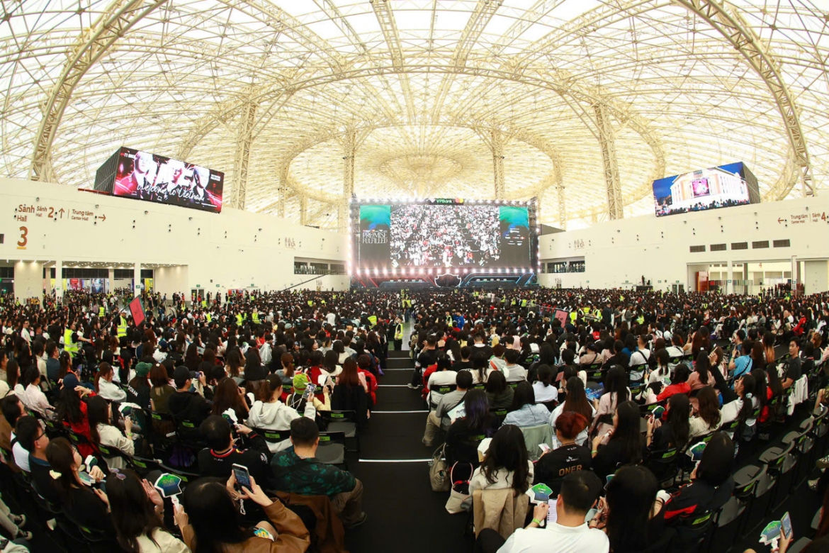 vpbank presents esport festival giay phut bung no khi faker chao bang tieng viet hinh anh 9