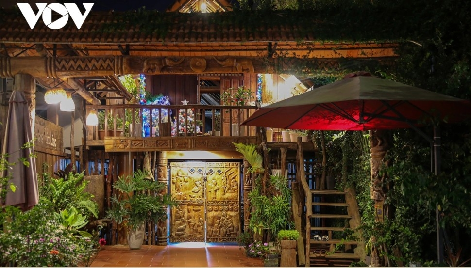 festive christmas atmosphere fills dak lak in vietnam s central highlands picture 14