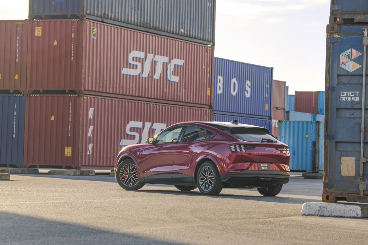 trieu hoi ford mustang mach-e tai viet nam de cap nhat phan mem hinh anh 3