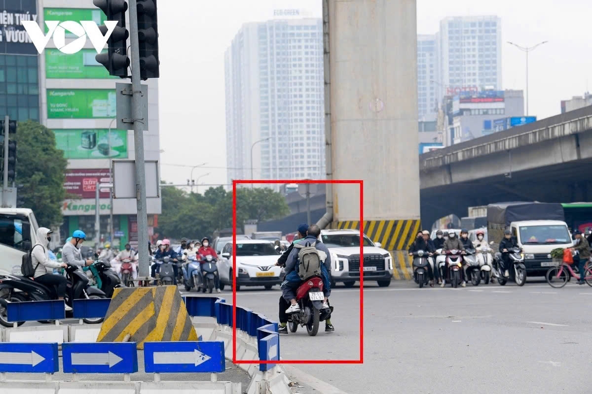 running red lights, lane violations become rare after ai cameras go live in hanoi picture 10