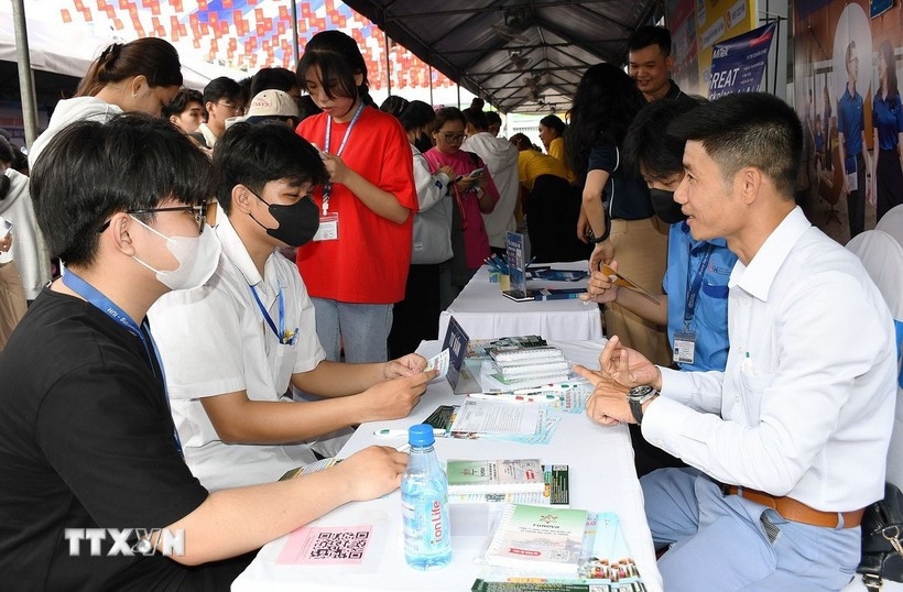 ho chi minh city likely to face shortage of qualified workers in 2026 picture 1