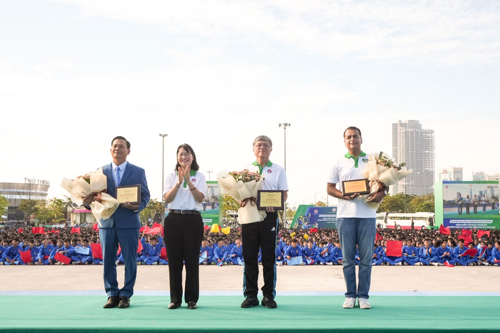 60.000 hoc sinh tao ky luc kep viet nam va the gioi voi vo nhac vovinam hinh anh 8