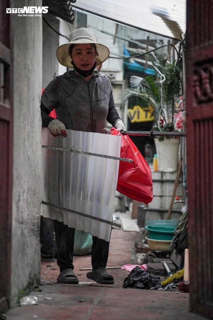 nguoi dan ven ho guom bat dau di doi, ban giao mat bang xay quang truong hon 2ha hinh anh 11