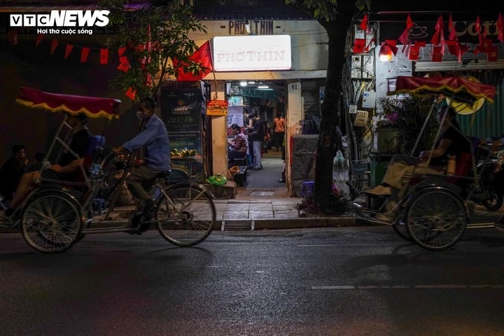 nguoi dan ven ho guom bat dau di doi, ban giao mat bang xay quang truong hon 2ha hinh anh 12