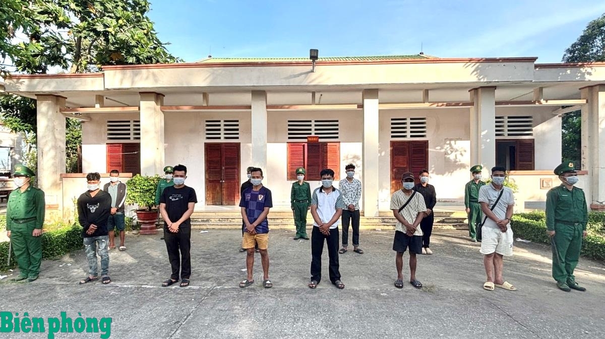 Eleven detained for illegal border crossing in An Giang