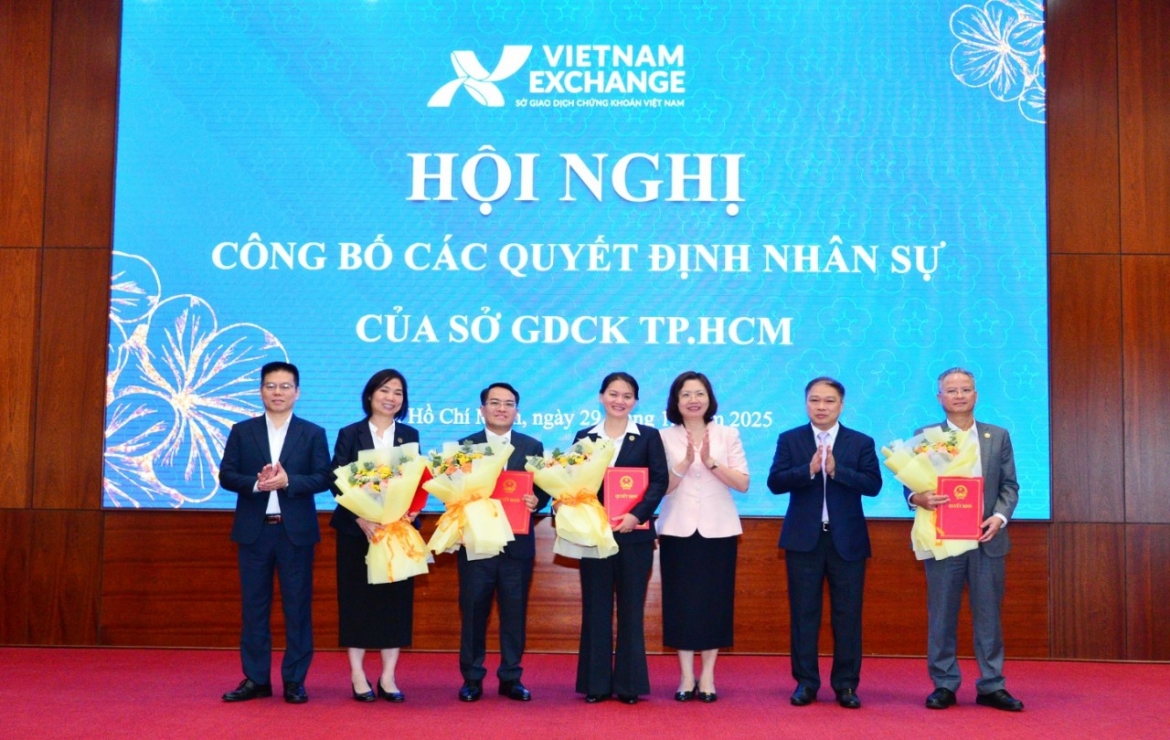 hose bo nhiem dan lanh dao moi hinh anh 1