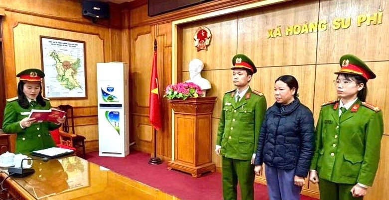 Khởi tố một Phó Giám đốc Trung tâm hành chính công xã ở Tuyên Quang