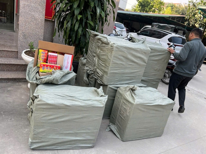 Công an phường Phú Thượng bắt đối tượng vận chuyển gần 3 tạ pháo nổ