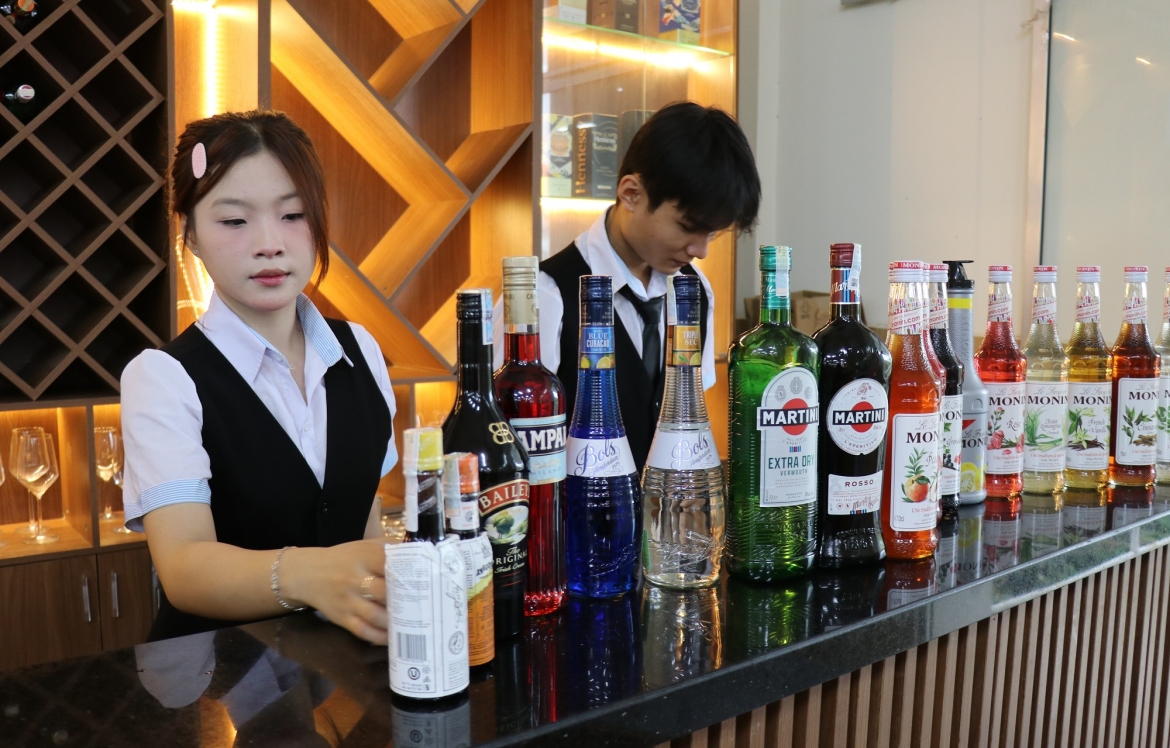 hoc tap tron doi nang chat nhan luc du lich khach san tinh khanh hoa hinh anh 3