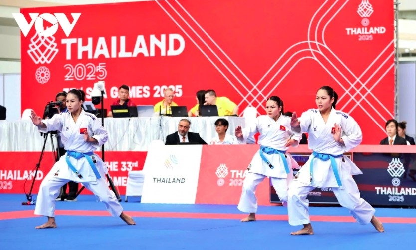 sea games 33 first gold for vietnam s karate athletes picture 1