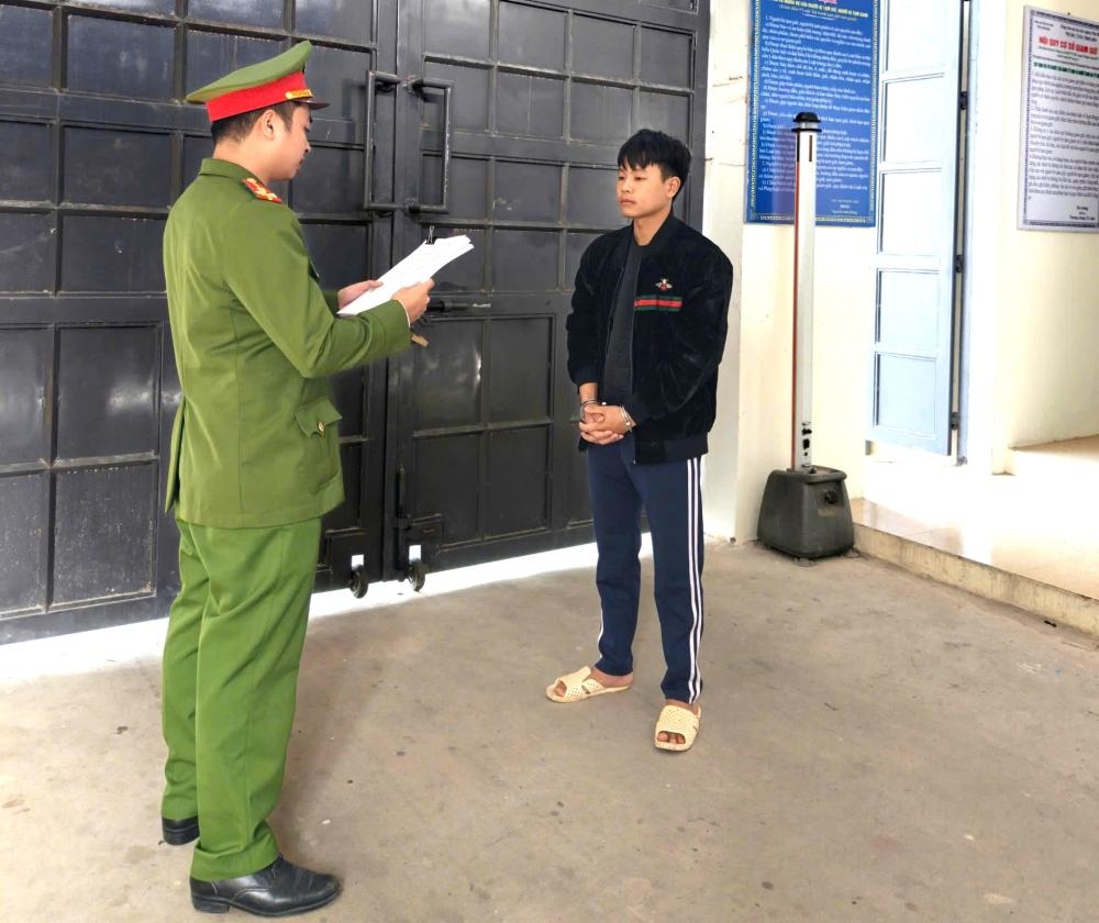 lam chuyen nguoi lon voi be gai 13 tuoi, nam cong nhan bi khoi to hinh anh 1