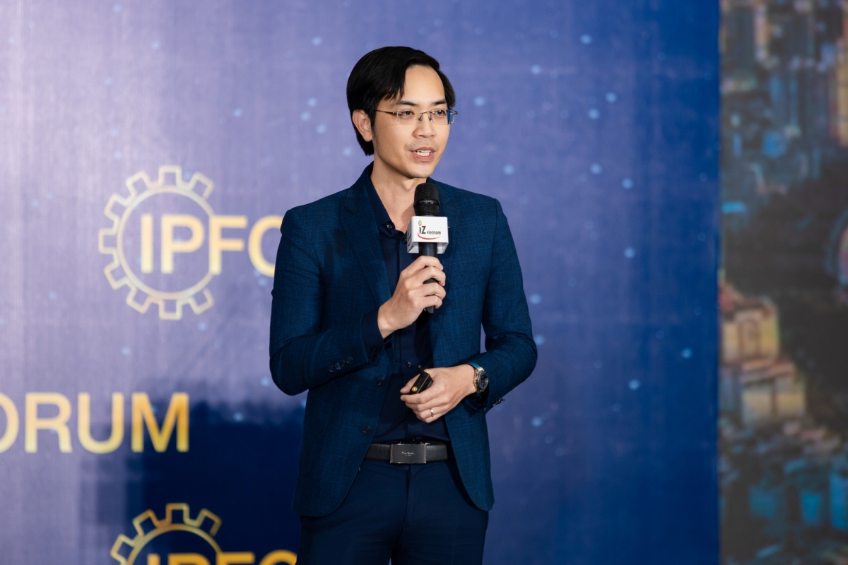 trung tam tai chinh quoc te can san pham the manh va rieng biet de canh tranh hinh anh 4