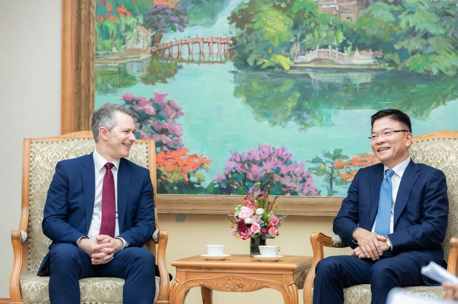 australian education minister visits vietnam to strengthen education and research picture 1