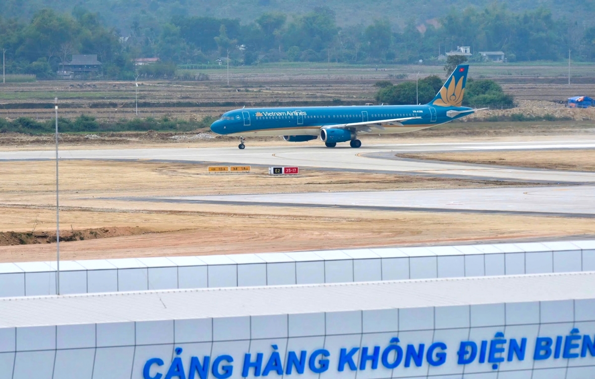Vietnam Airlines mở lại đường bay thẳng TP.HCM - Điện Biên