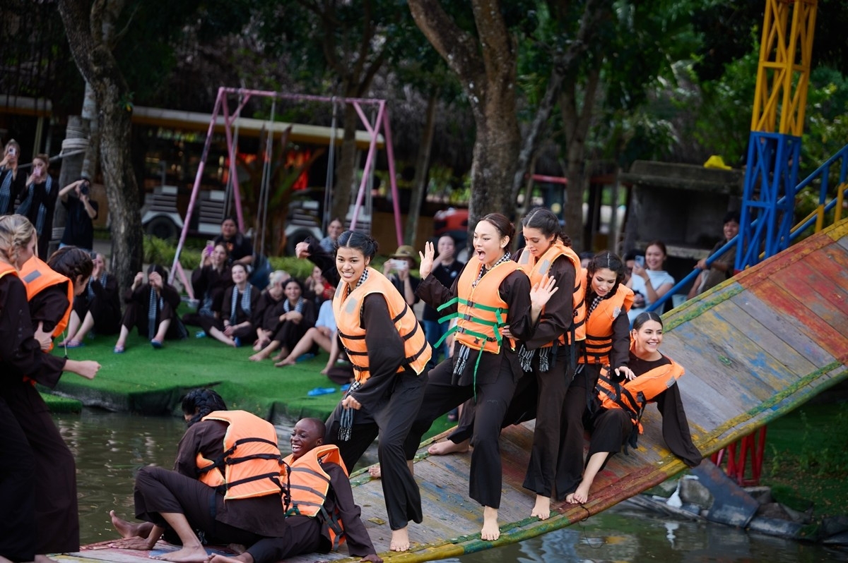 miss charm foreign beauties explore vietnamese culture in mekong delta picture 11