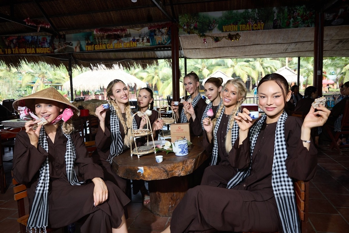 miss charm foreign beauties explore vietnamese culture in mekong delta picture 3