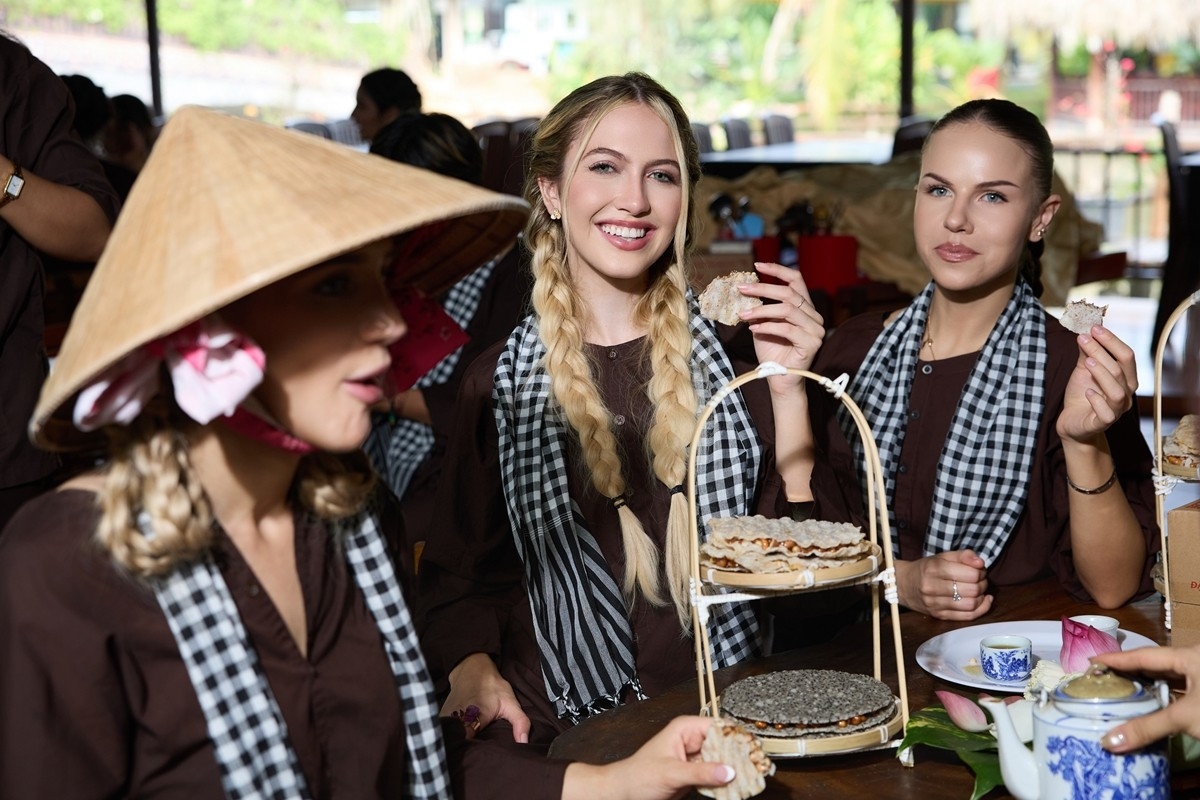 miss charm foreign beauties explore vietnamese culture in mekong delta picture 4