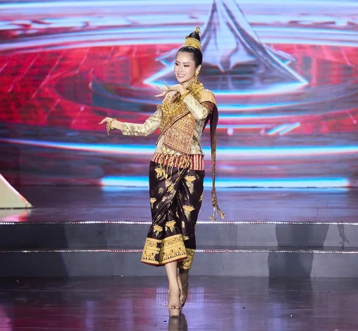 miss charm 2025 presents national costumes from around the world picture 5