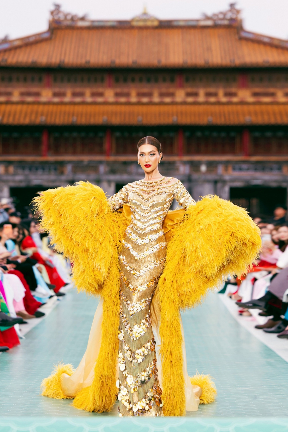 more than 70 miss cosmo 2025 contestants model at ngo mon square in hue picture 10