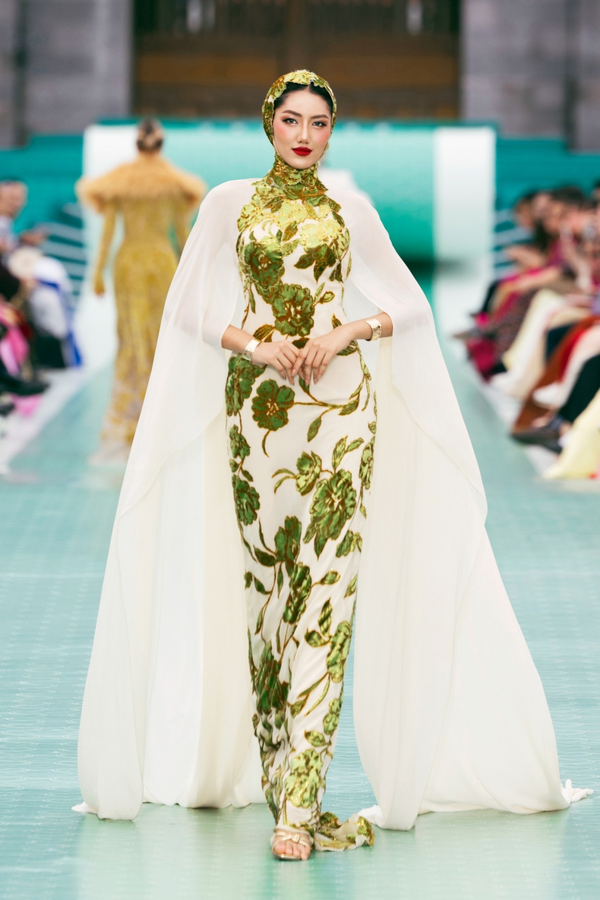 more than 70 miss cosmo 2025 contestants model at ngo mon square in hue picture 13