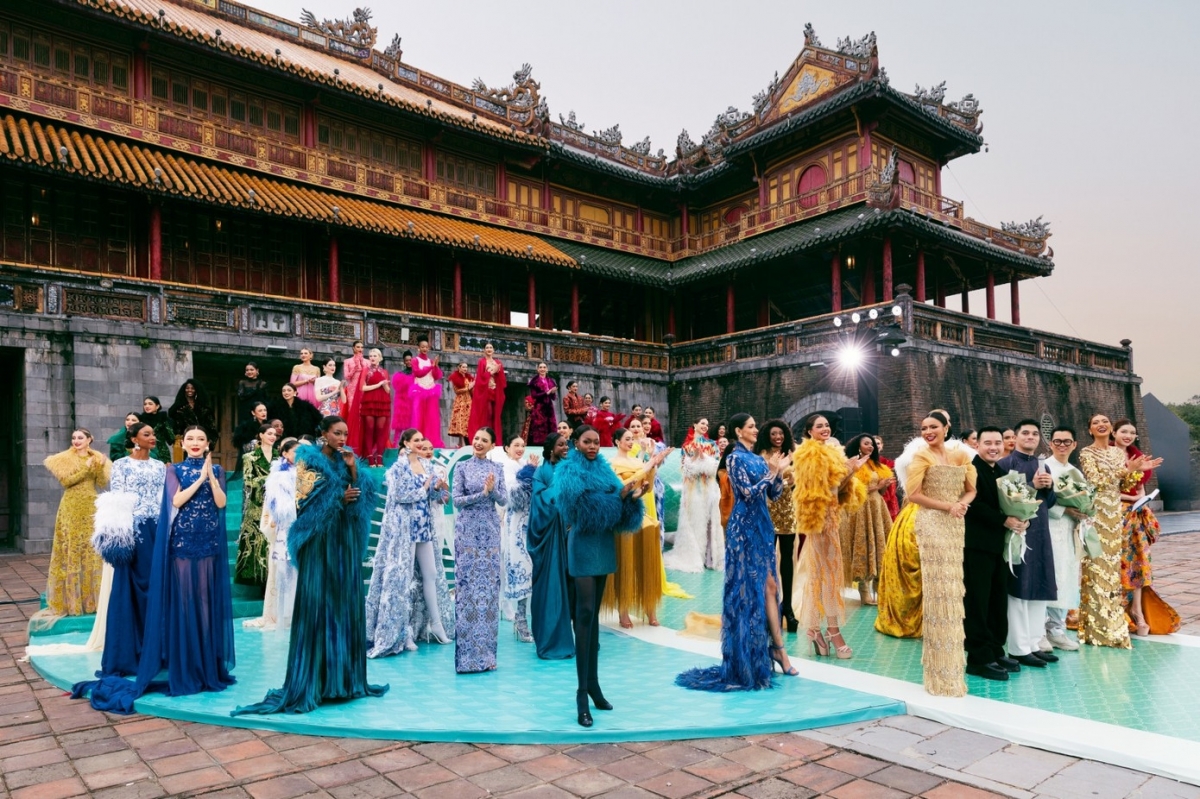 more than 70 miss cosmo 2025 contestants model at ngo mon square in hue picture 2